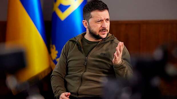 Антиправительственные граффити с оскорблениями в адрес Зеленского появились в Одессе