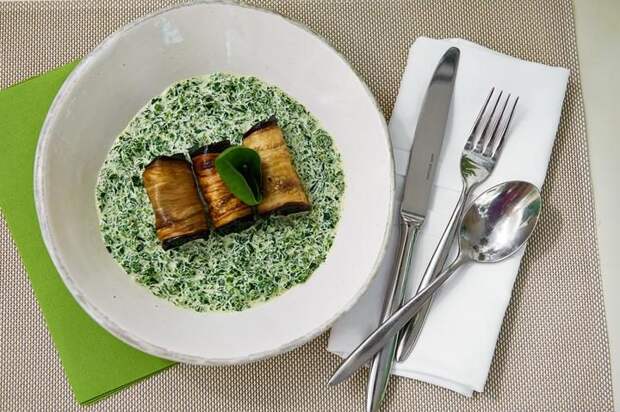 6 вкусных способов приготовить рулетики из баклажанов