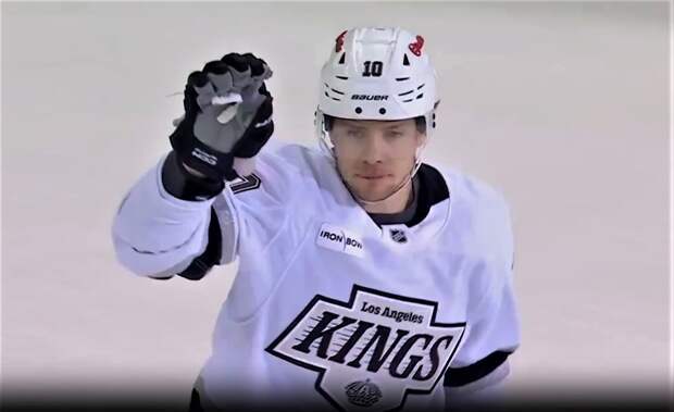 Болельщики «Рейнджерс» встретили Панарина овациями после возвращения на лед