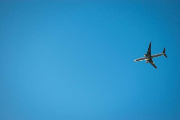 В Колумбии упал самолет. На борту находились свыше 100 военных, больше половины из них погибли. Что известно о причинах крушения?