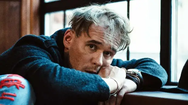 «Чтение комментариев — пустая трата времени»: Максим Аверин о критике в интернете, пандемии и «Склифосовском»