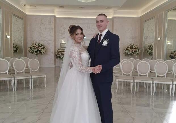 От знакомства в соцсетях к свадьбе: скромная Евгения покорила сердце солдата