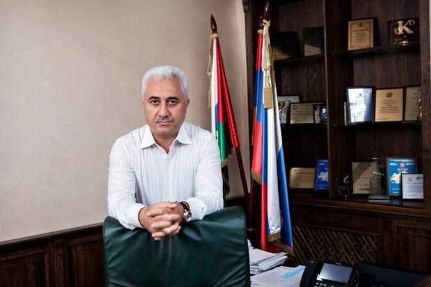 Меценат Овеян поздравил армию Армении с профессиональным праздником