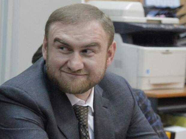 Лишенному поста сенатора Арашукову дали пособие от государства Лишенному поста сенатора Арашукову дали пособие от государства