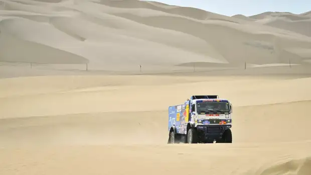 Экипажи «КамАЗ-мастер» заняли первые три места на седьмом этапе ралли «Дакар»