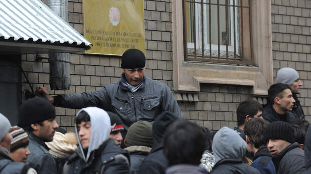 Банда таджиков кошмарит жителей в Мытищах: Главарь шариатского патруля сделал заявление, в которое трудно поверить