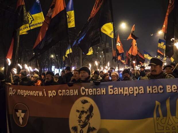 Польша в последний раз плюнула в лицо Украине и легла под Бандеру