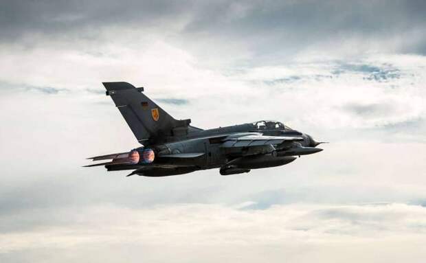 НАТО может поставить Украине истребители вместе с пилотами