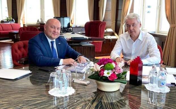 Глава Севастополя провел рабочую встречу с мэром Москвы