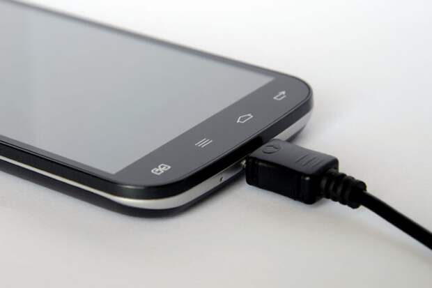 Росавиация предложила запретить использование пауэрбанков в самолетах