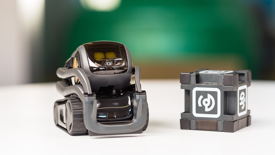 Anki Vector proves that the robot future is bright and hopefully friendly.