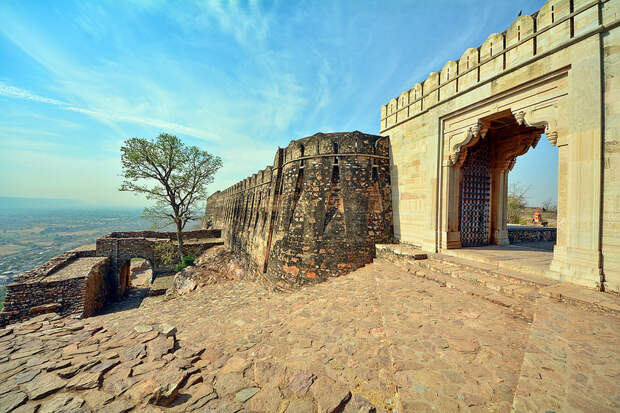 Форт Читторгарх в Индии. Фото