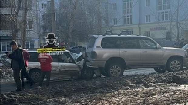 ДТП на Сухэ-Батора / Фото: 