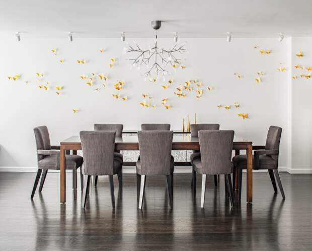 Бабочки из бумаги послужат отличным декором стены столовой в современном стиле