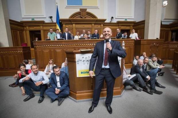 «Так ясное дело. Весь мир за нас. Москалоту мочить будем!»