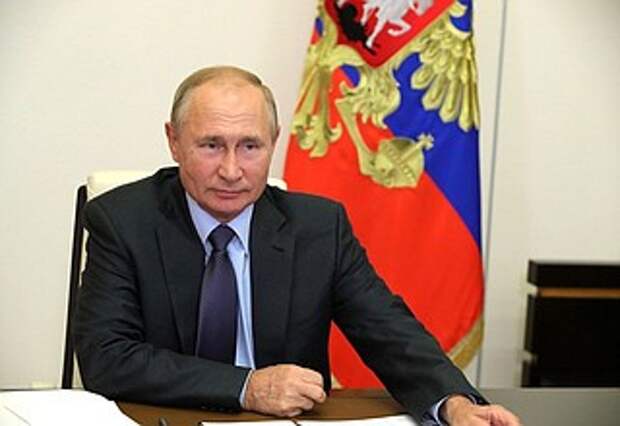 На совещании по экономическим вопросам (в режиме видеоконференции).
