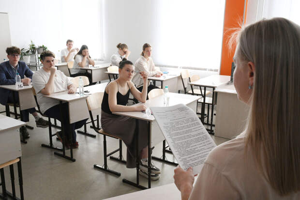 Экс-министр образования Филиппов: отказ от ЕГЭ вернет поступления "по блату"