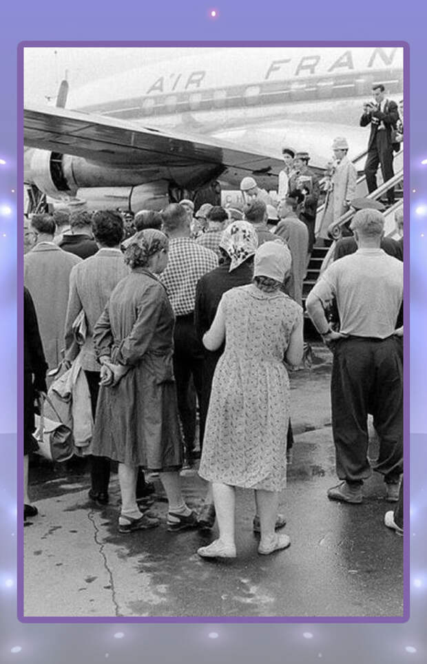 Модели Christian Dior в 1959 году в Москве. Модели Christian Dior в 1959 году в Москве.