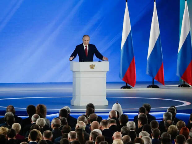 Путин дал поручение «продумать» новую схему НДФЛ для россиян с высокими доходами