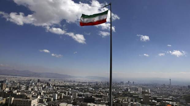Иран намерен укрепить военное сотрудничество с Россией, заявил посол