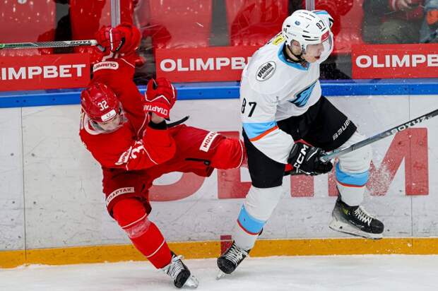 ´Динамо-Шинник´ потерпел поражение от ´Спартака´ в игре чемпионата Молодежной хоккейной лиги.