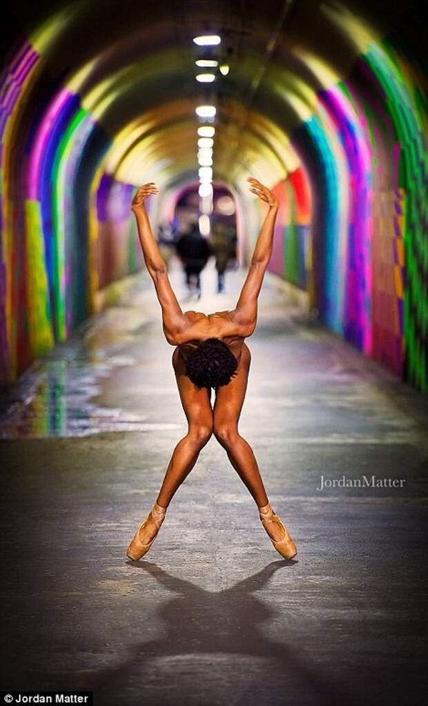 Сотни балерин по всему миру разделись для грандиозной фотосессии балерина, фотоссесия
