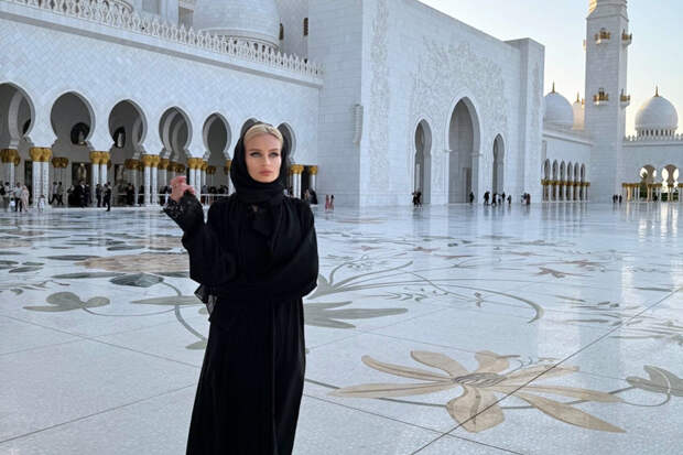 Русская Барби рассказала содержанкам, чем заменить отдых в ОАЭ