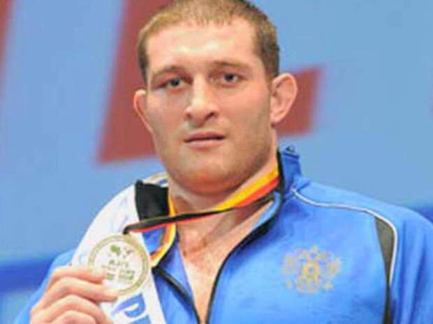 Умершие спортсмены россии. Бароев Хасан Махарбекович. Хасан Бароев Олимпийский чемпион. Хасан Бароев фото. Хасан Аккаев.