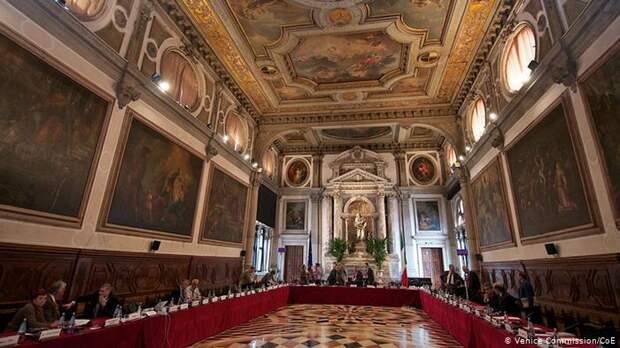 Зал заседаний Венецианской комиссии