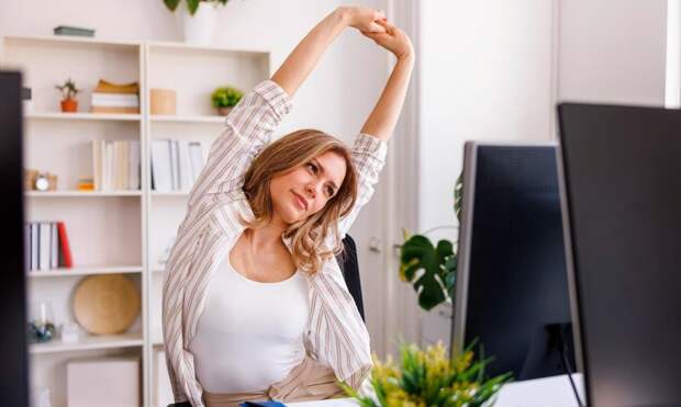 Весенний «разблок» позвоночника: 3 простых упражнения против сутулости