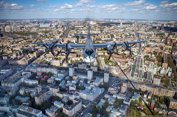 Москва из кабины самолета Ил-78 авиатехника, авиация, москва