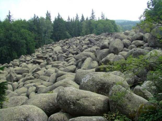 Большая каменная река в Национальном парке Таганай (8 фото)