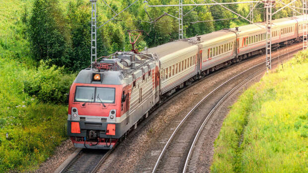 В Воронежской области из-за падения обломков БПЛА на пути задерживались несколько поездов