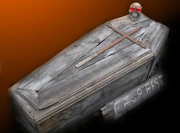 Coffin storm. Гроб деревянный.