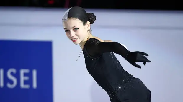 В сети появилось видео танца Трусовой, Косторной и Щербаковой в зале