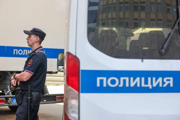 Студент обстрелял автобус с рабочими в российском регионе