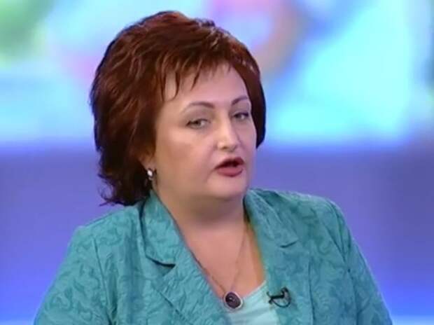 Чиновница отругала врачей за отсутствие бахил: Чиновница отругала врачей за отсутствие бахил: