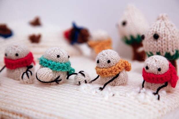 TinyKnitted10 Невероятные миниатюрные вещи, связанные спицами и крючком