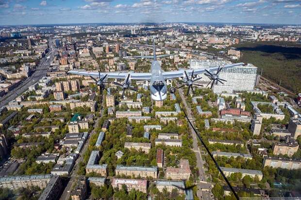 Москва из кабины самолета Ил-78 авиатехника, авиация, москва