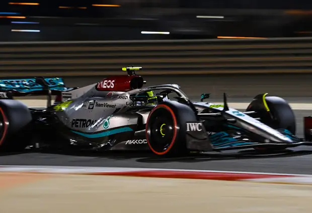 Льюис Хэмилтон знает, чего не хватает Mercedes для возвращения в борьбу