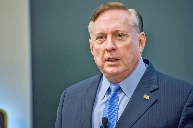 Аналитик Макгрегор допустил уход США с Ближнего Востока после войны с Ираном