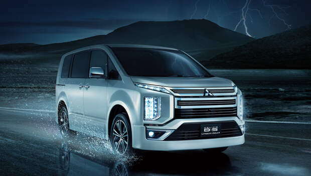 Mitsubishi delica,Mitsubishi delica d5. Дизайнерская концепция Dynamic Shield, вошедшая в обиход на Аутлендере в 2015-м, окончательно оформилась в вэне Xpander, подмяла L200 и добралась до Делики. Впрочем, Toyota Alphard всё равно выглядит более свирепой.