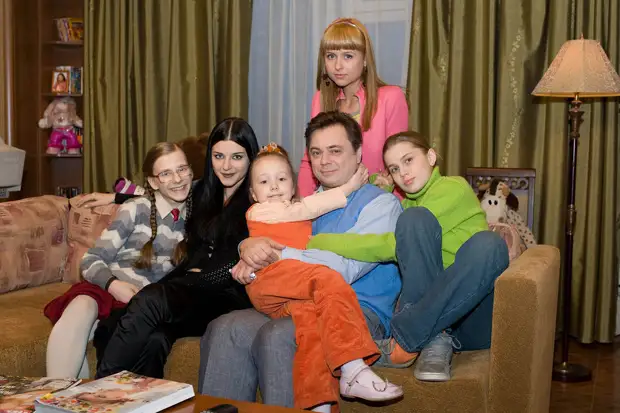 Лиза Арзамасова – от «папиной дочки» до жены Ильи Авербуха