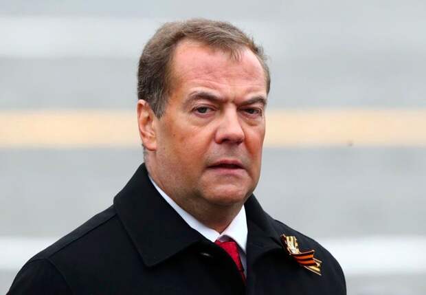 Медведев своим заявлением о лекарстве от Ковида подставил всех - Путина, Мурашко, Голикову и Гинзбурга