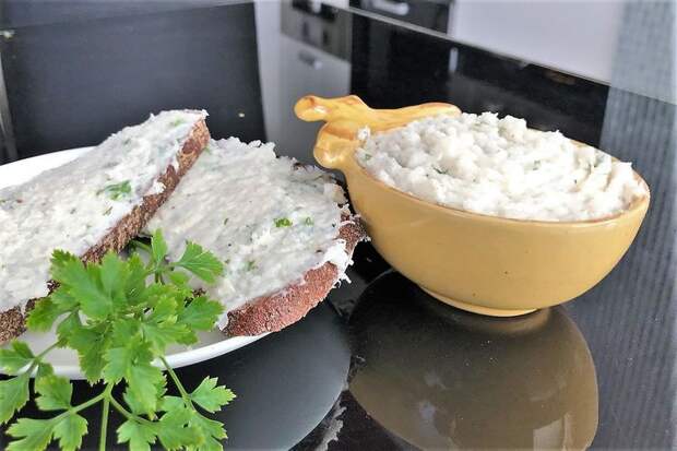 Закуска- сало с чесноком и зеленью