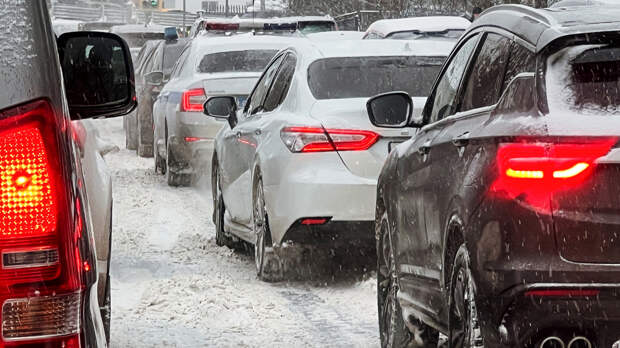 Автовладельцам назвали правила ухода за аккумулятором в мороз