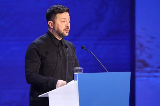 Дэвис: Зеленский перед переговорами с Россией в ОАЭ впал в панику