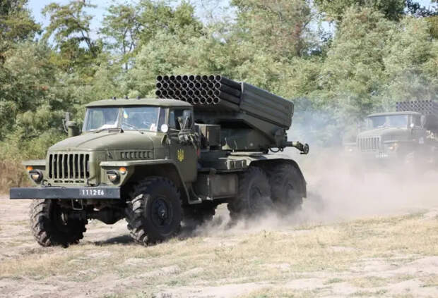 Опубликованы кадры уничтожения беспилотником РСЗО «Град» ВСУ на окружной дороге Харькова