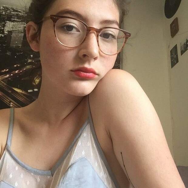 I’m loving the girls with glasses look more and more these days (30 Photos) I’m loving the girls with glasses look more and more these days (30 Photos)