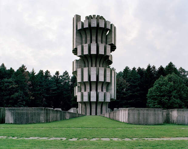 Расположенная в Боснии и Герцеговине, башня возведена в честь битвы битвы за Козару